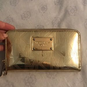 Michael Kors Wallet!! Gold!!